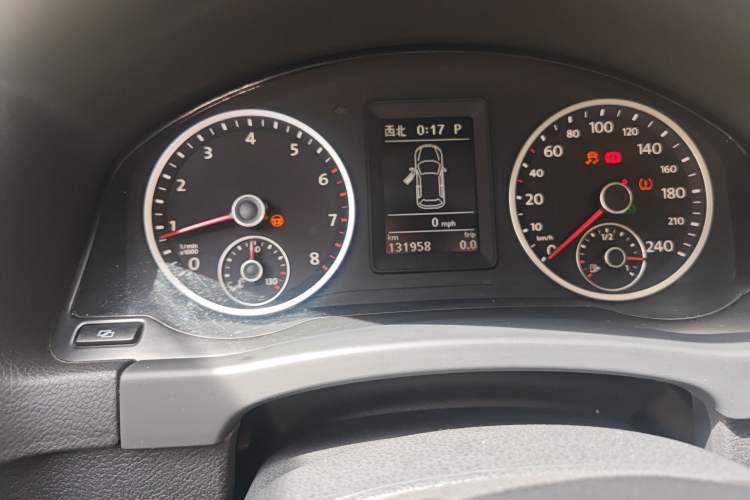 Used Volkswagen Tiguan 2010 1.8TSI Automatic Two-Wheel Drive Elite Edition Odometer Close Up