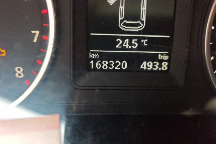 Used Volkswagen Tiguan 2010 1.8TSI Automatic All-Wheel-Drive Elite Edition Odometer Close Up