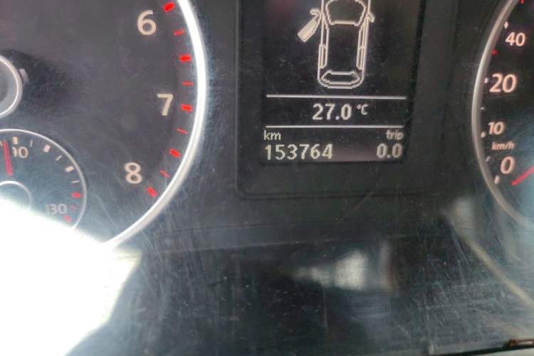 Used Volkswagen Tiguan 2010 1.8 TSI Manual Two-Wheel Drive Urban Edition Odometer Close Up