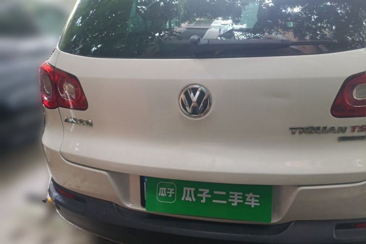 Used Volkswagen Tiguan 2010 2.0 TSI Automatic All-Wheel Drive Flagship Navigation Edition Rear Right 45 Deg