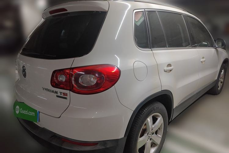 Used Volkswagen Tiguan 2010 1.8TSI Automatic All-Wheel-Drive Elite Edition Rear Right 45 Deg
