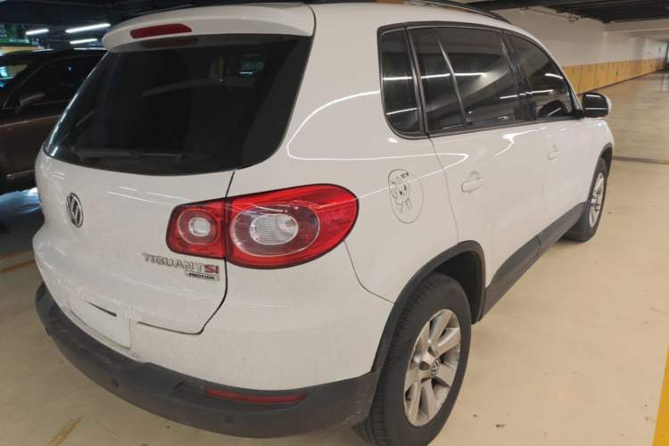 Used Volkswagen Tiguan 2010 1.8 TSI Automatic All-Wheel Drive Fashion Edition Rear Right 45 Deg