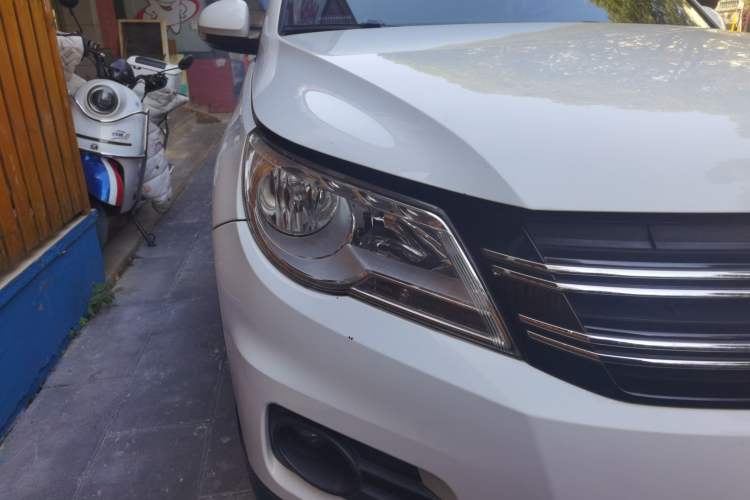 Used Volkswagen Tiguan 2010 1.8 TSI Automatic All-Wheel Drive Fashion Edition Right Front Headlight