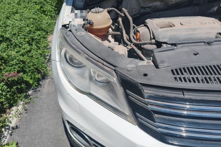 Used Volkswagen Tiguan 2010 2.0 TSI Automatic All-Wheel Drive Flagship Edition Right Front Headlight
