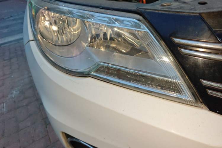 Used Volkswagen Tiguan 2010 1.8TSI Automatic All-Wheel-Drive Elite Edition Right Front Headlight