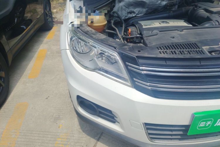 Used Volkswagen Tiguan 2010 1.8 TSI Automatic All-Wheel Drive Fashion Edition Right Front Headlight