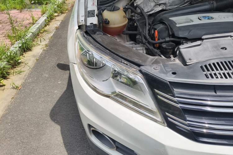 Used Volkswagen Tiguan 2010 1.8TSI Automatic Two-Wheel Drive Elite Edition Right Front Headlight