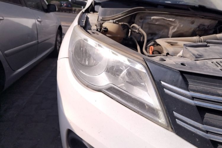 Used Volkswagen Tiguan 2010 1.8 TSI Automatic Two-Wheel Drive Trend Edition Right Front Headlight