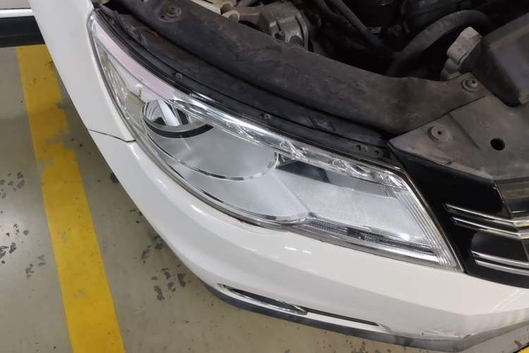 Used Volkswagen Tiguan 2010 1.8TSI Automatic Two-Wheel Drive Elite Edition Right Front Headlight