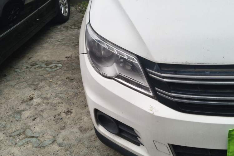 Used Volkswagen Tiguan 2010 1.8 TSI Automatic All-Wheel Drive Fashion Edition Right Front Headlight