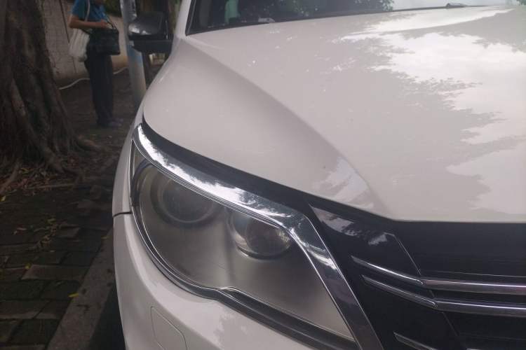 Used Volkswagen Tiguan 2010 1.8TSI Automatic Two-Wheel Drive Elite Edition Right Front Headlight