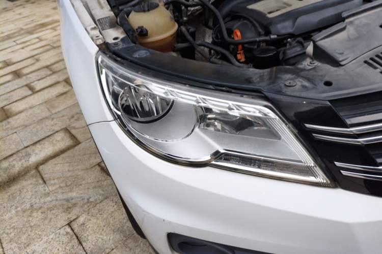 Used Volkswagen Tiguan 2010 1.8 TSI Automatic Two-Wheel Drive Trend Edition Right Front Headlight