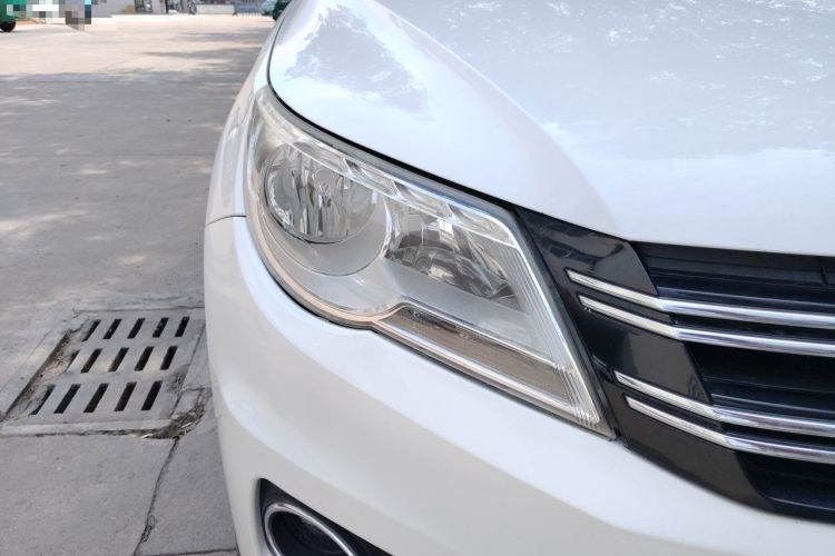Used Volkswagen Tiguan 2010 1.8 TSI Automatic All-Wheel Drive Fashion Edition Right Front Headlight