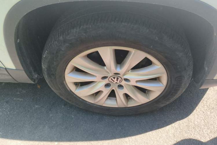 Used Volkswagen Tiguan 2010 2.0 TSI Automatic All-Wheel Drive Flagship Edition Right Front Wheel Hub