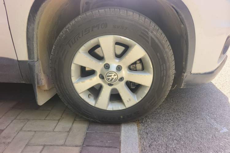 Used Volkswagen Tiguan 2010 1.8 TSI Automatic Two-Wheel Drive Urban Edition Right Front Wheel Hub