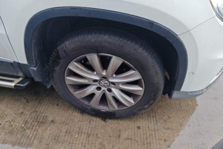 Used Volkswagen Tiguan 2010 2.0 TSI Automatic All-Wheel Drive Flagship Edition Right Front Wheel Hub