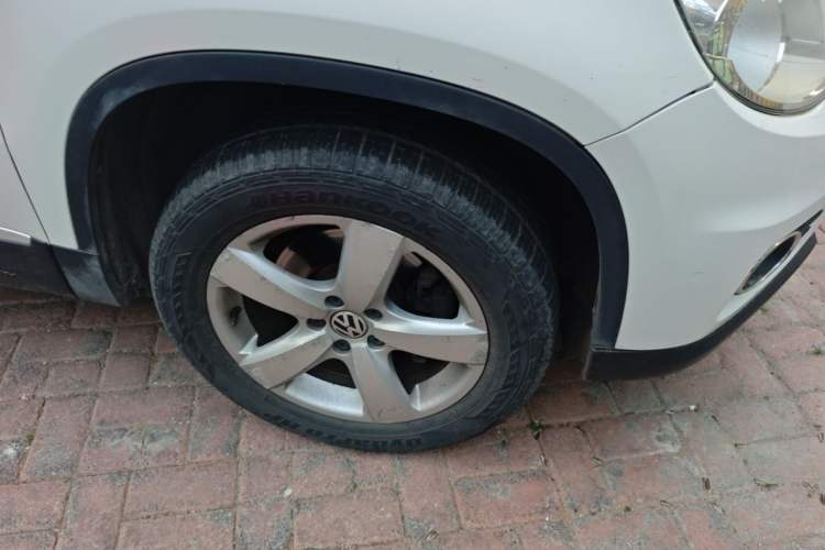 Used Volkswagen Tiguan 2010 1.8TSI Automatic All-Wheel-Drive Elite Edition Right Front Wheel Hub