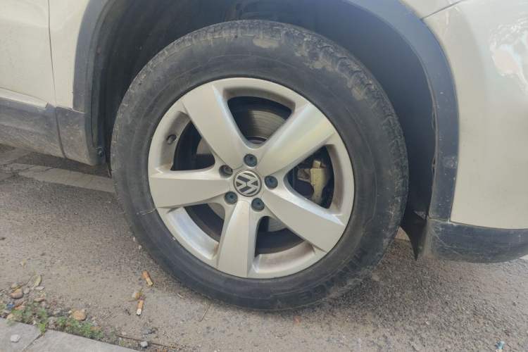 Used Volkswagen Tiguan 2010 1.8TSI Automatic Two-Wheel Drive Elite Edition Right Front Wheel Hub