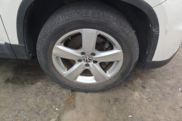 Used Volkswagen Tiguan 2010 1.8TSI Automatic All-Wheel-Drive Elite Edition Right Front Wheel Hub