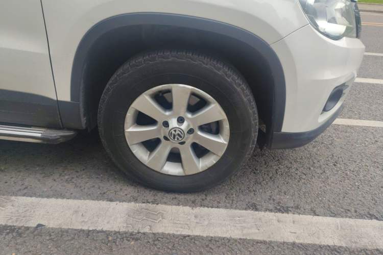 Used Volkswagen Tiguan 2010 1.8 TSI Automatic Two-Wheel Drive Trend Edition Right Front Wheel Hub