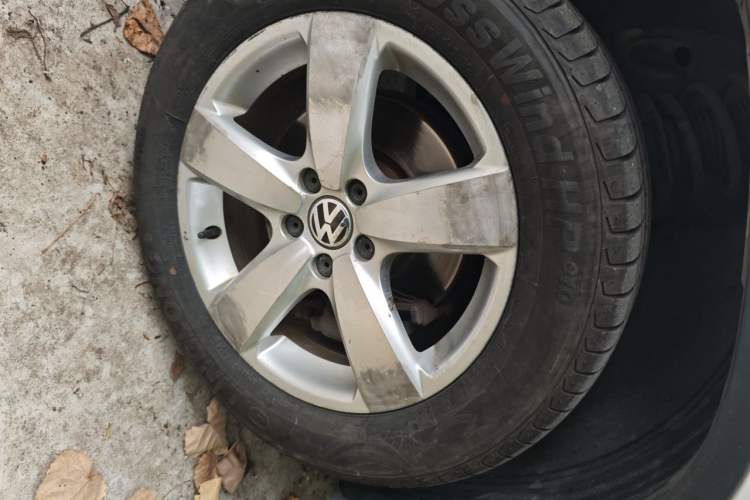 Used Volkswagen Tiguan 2010 1.8TSI Automatic All-Wheel-Drive Elite Edition Right Front Wheel Hub