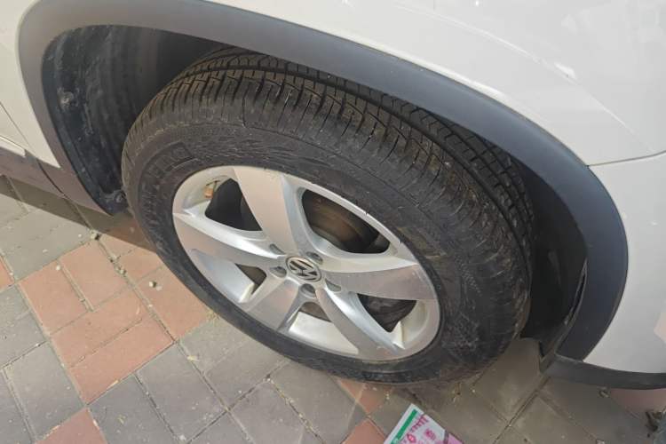 Used Volkswagen Tiguan 2010 1.8TSI Automatic Two-Wheel Drive Elite Edition Right Front Wheel Hub