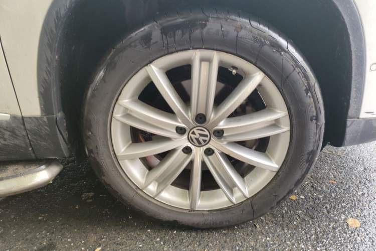 Used Volkswagen Tiguan 2010 2.0 TSI Automatic All-Wheel Drive Flagship Edition Right Front Wheel Hub