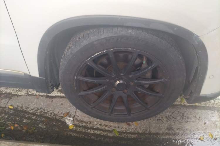 Used Volkswagen Tiguan 2010 1.8TSI Automatic Two-Wheel Drive Elite Edition Right Front Wheel Hub