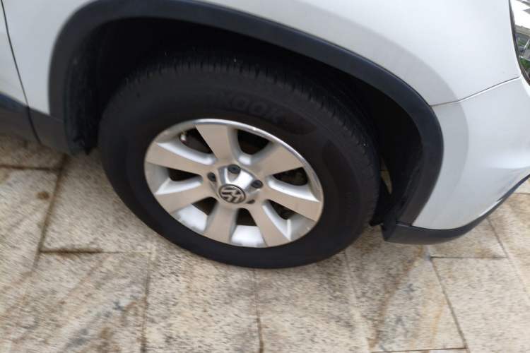 Used Volkswagen Tiguan 2010 1.8 TSI Automatic Two-Wheel Drive Trend Edition Right Front Wheel Hub