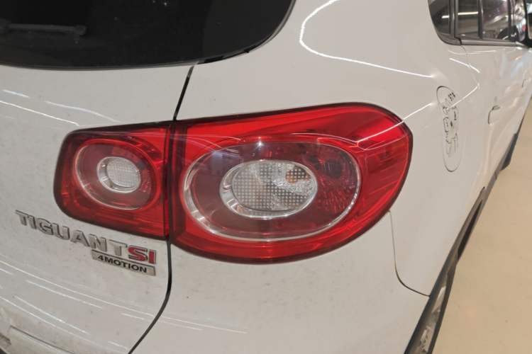 Used Volkswagen Tiguan 2010 1.8 TSI Automatic All-Wheel Drive Fashion Edition Right Rear Taillight