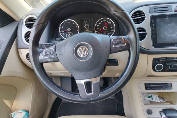 Used Volkswagen Tiguan 2010 1.8 TSI Automatic Two-Wheel Drive Trend Edition Steering Wheel