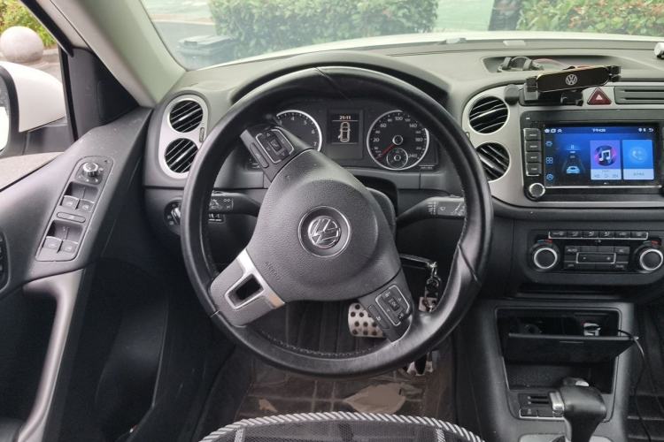Used Volkswagen Tiguan 2010 1.8 TSI Automatic Two-Wheel Drive Trend Edition Steering Wheel