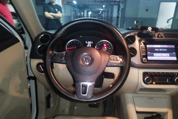 Used Volkswagen Tiguan 2010 1.8TSI Automatic All-Wheel-Drive Elite Edition Steering Wheel