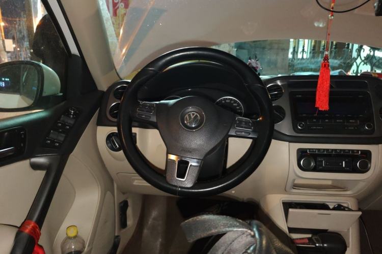 Used Volkswagen Tiguan 2010 1.8TSI Automatic All-Wheel-Drive Elite Edition Steering Wheel