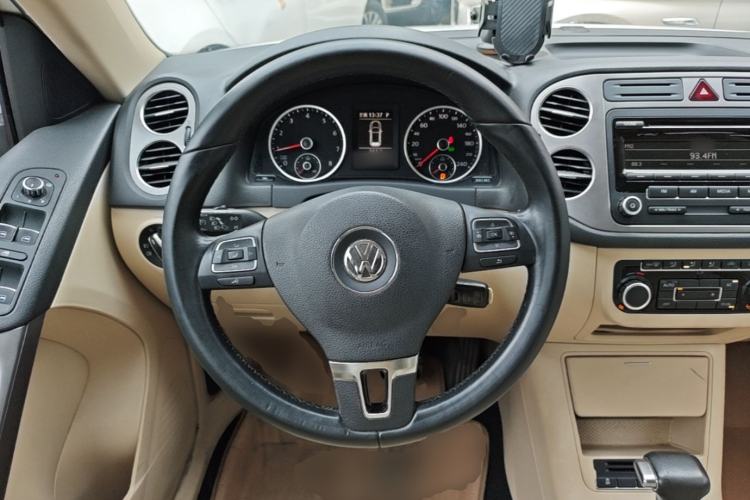 Used Volkswagen Tiguan 2010 1.8TSI Automatic All-Wheel-Drive Elite Edition Steering Wheel