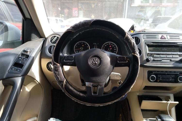 Used Volkswagen Tiguan 2010 1.8 TSI Automatic Two-Wheel Drive Trend Edition Steering Wheel