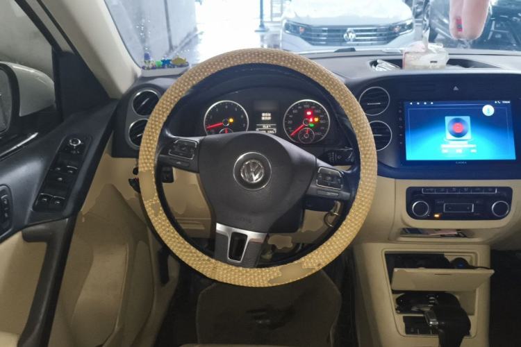 Used Volkswagen Tiguan 2010 1.8TSI Automatic All-Wheel-Drive Elite Edition Steering Wheel