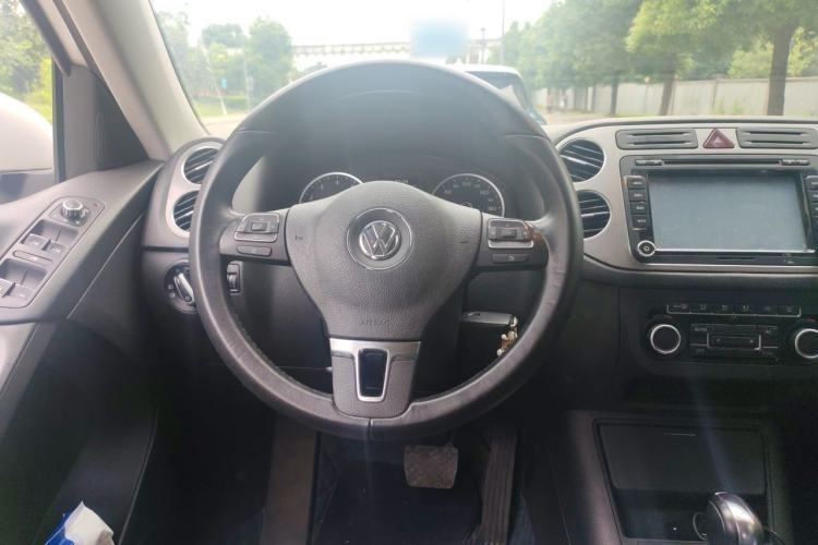 Used Volkswagen Tiguan 2010 1.8 TSI Automatic Two-Wheel Drive Trend Edition Steering Wheel