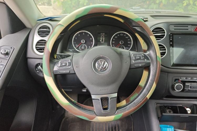 Used Volkswagen Tiguan 2010 1.8TSI Automatic All-Wheel-Drive Elite Edition Steering Wheel