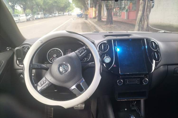 Used Volkswagen Tiguan 2010 1.8TSI Automatic Two-Wheel Drive Elite Edition Steering Wheel
