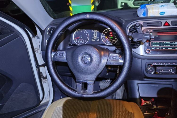 Used Volkswagen Tiguan 2010 2.0 TSI Automatic All-Wheel Drive Flagship Navigation Edition Steering Wheel