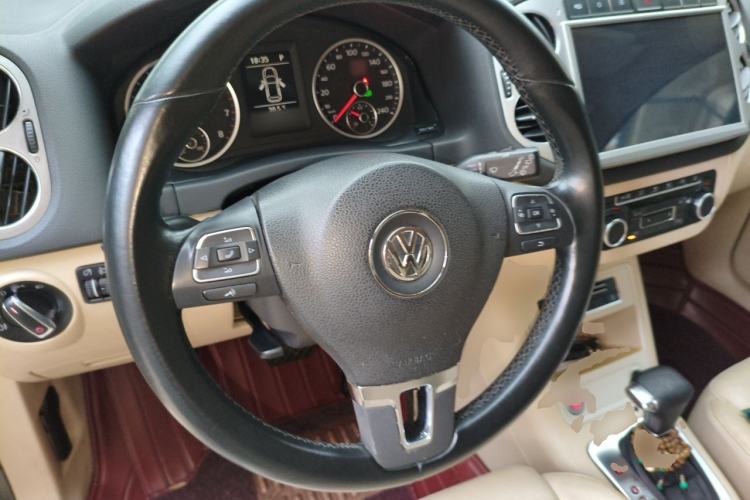Used Volkswagen Tiguan 2010 1.8 TSI Automatic Two-Wheel Drive Trend Edition Steering Wheel