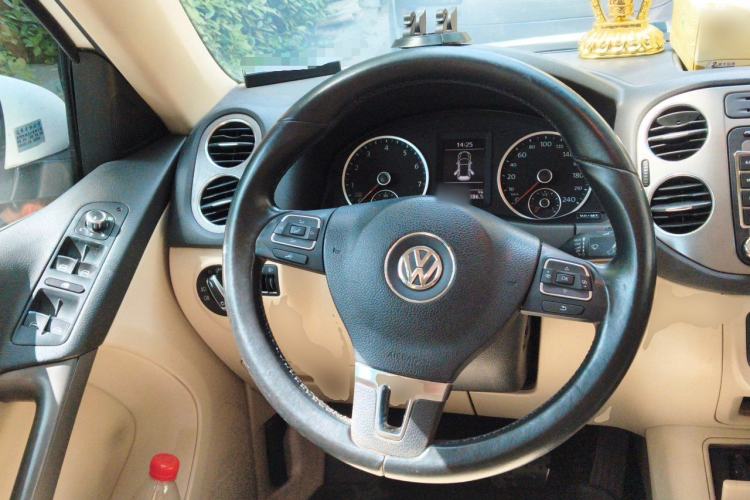 Used Volkswagen Tiguan 2010 1.8TSI Automatic All-Wheel-Drive Elite Edition Steering Wheel