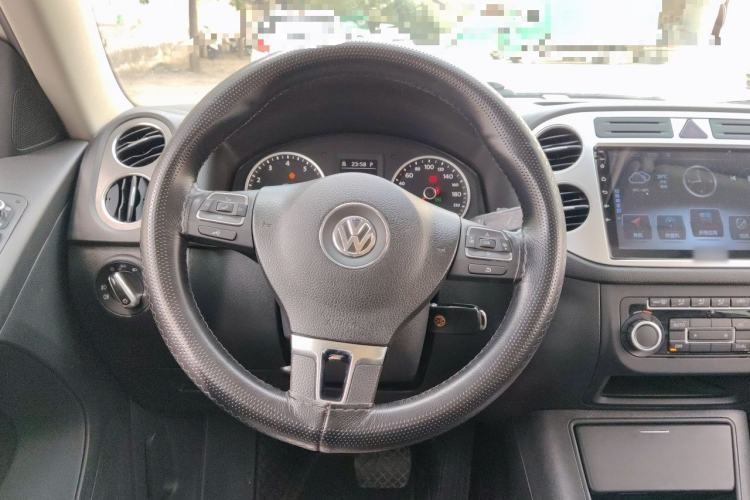 Used Volkswagen Tiguan 2010 1.8 TSI Automatic All-Wheel Drive Fashion Edition Steering Wheel