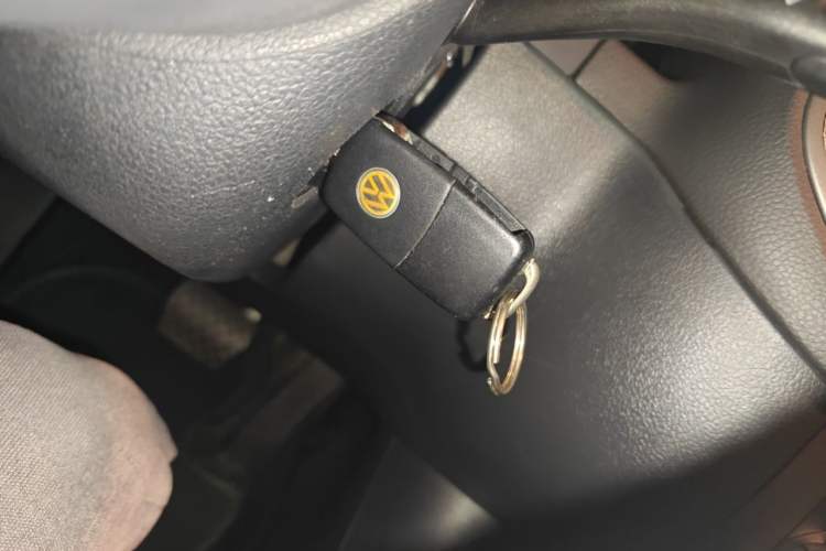 Used Volkswagen Tiguan 2010 2.0 TSI Automatic All-Wheel-Drive Elite Edition Vehicle Key