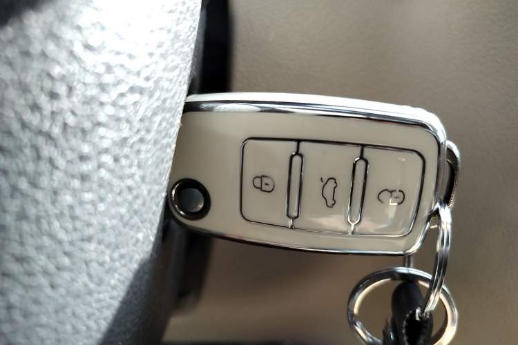 Used Volkswagen Tiguan 2010 1.8 TSI Automatic Two-Wheel Drive Trend Edition Vehicle Key