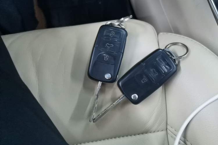 Used Volkswagen Tiguan 2010 2.0 TSI Automatic All-Wheel-Drive Elite Edition Vehicle Key
