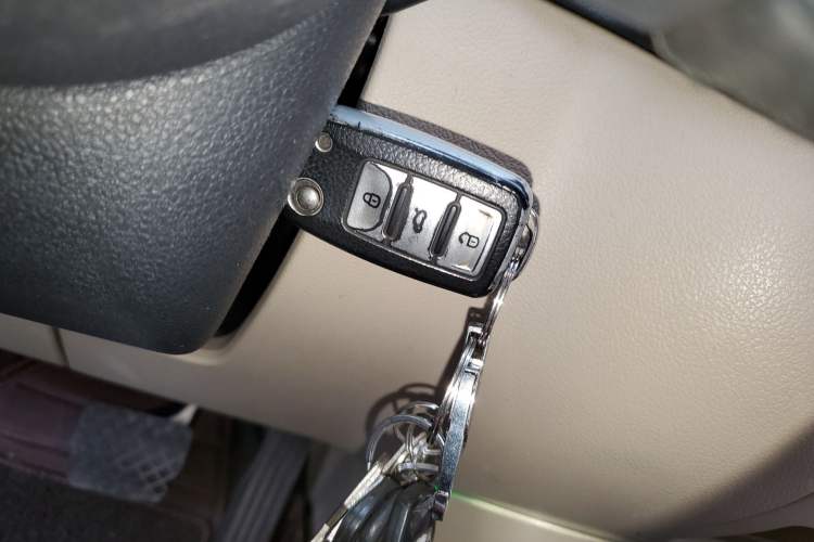 Used Volkswagen Tiguan 2010 2.0 TSI Automatic All-Wheel-Drive Elite Edition Vehicle Key