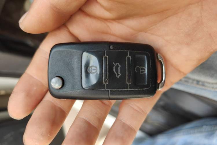 Used Volkswagen Tiguan 2010 2.0 TSI Automatic All-Wheel-Drive Elite Edition Vehicle Key
