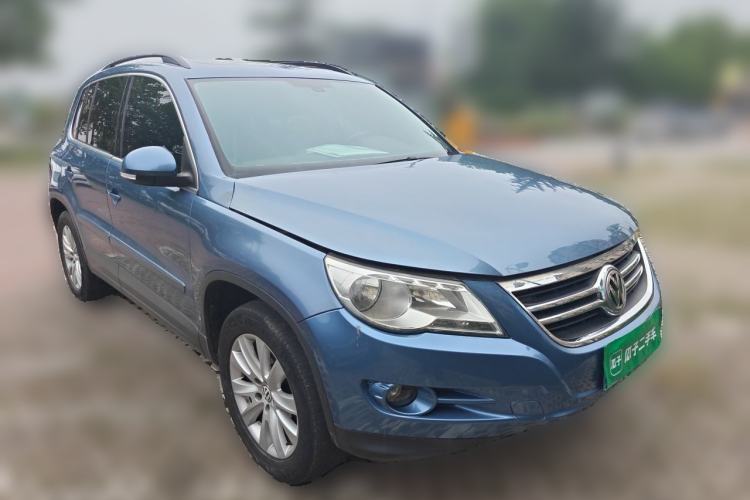 Used Volkswagen Tiguan 2011 2.0 TSI R-Line Front Right 45 Deg